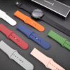 Silicone Flat Strap 22mm ستراب سيليكون مقاس 22 ملي متوافق مع ساعات هواوي وسامسونج وهاينو تيكو وغيرها من البراندات، مصنوع من السيليكون فائق الجودة.