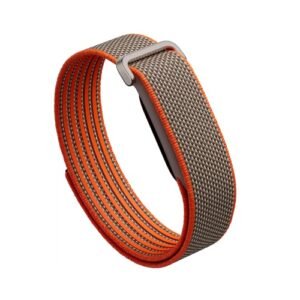 اشتري Fitbit Air Nylon Strap بخامة نايلون خفيفة وقابلة للتنفس، مع تصميم قابل للتعديل وراحة مناسبة للرياضة والاستخدام اليومي.